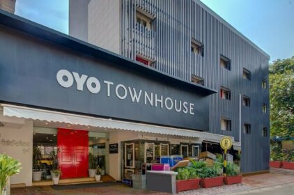OYO Townhouse 71 Khar West Station