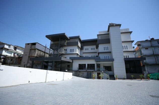  Photo 2