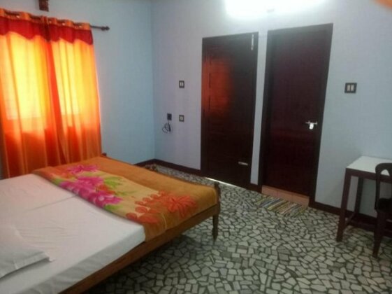 Marayoor Tourist Home - Photo2