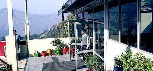Ashiana Continental Hotel - Photo2