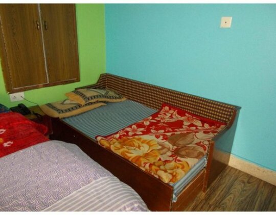 Deluxe Stay at Mall road - Photo2