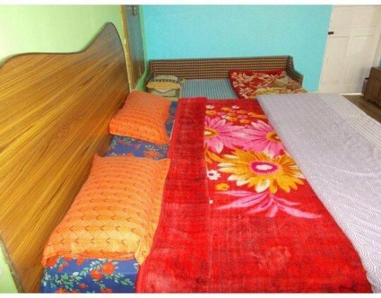 Deluxe Stay at Mall road - Photo5