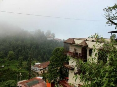 OYO Rooms Mussoorie Library