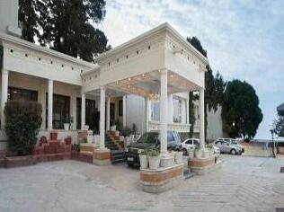 Royal Orchid Fort Resort - Photo4