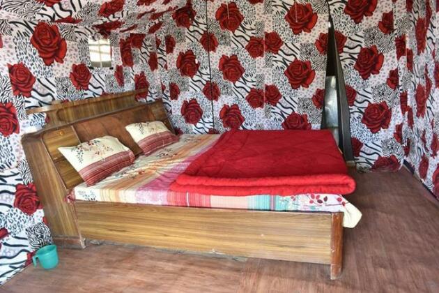 Scenic Tent Stay in George Everest Hathipaon - Photo3