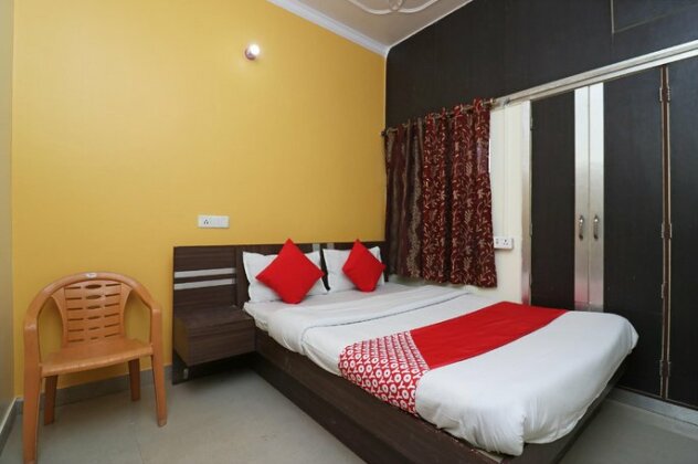 OYO 37116 Hotel Singh Palace - Photo2