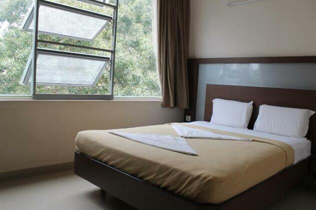 Banyan Tree Comforts - Photo4