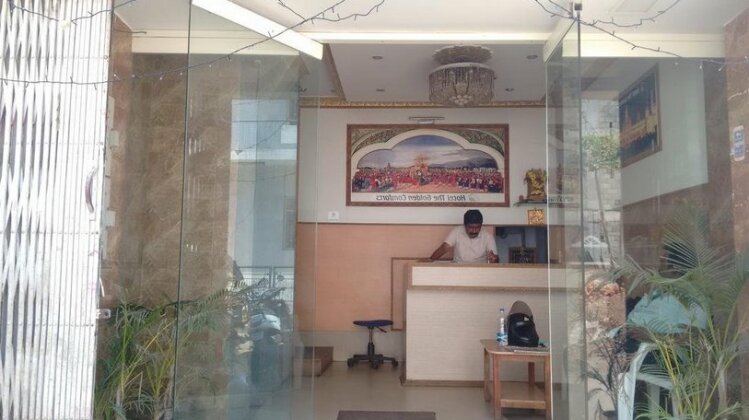 Hotel Golden Comforts - Photo2