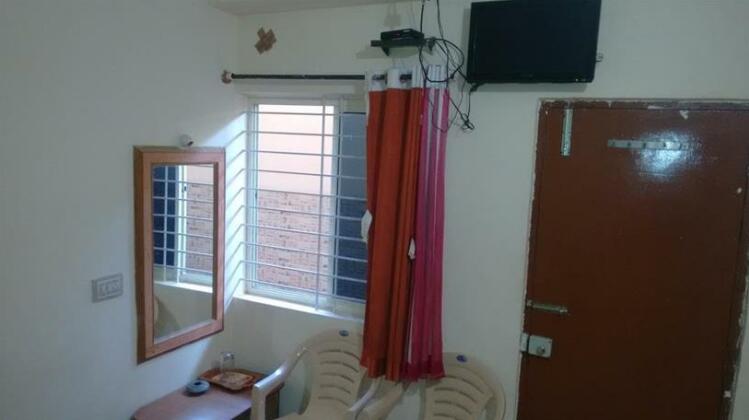 Hotel Golden Comforts - Photo5
