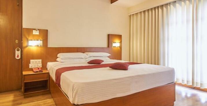 Hotel Maurya Residency - Photo2