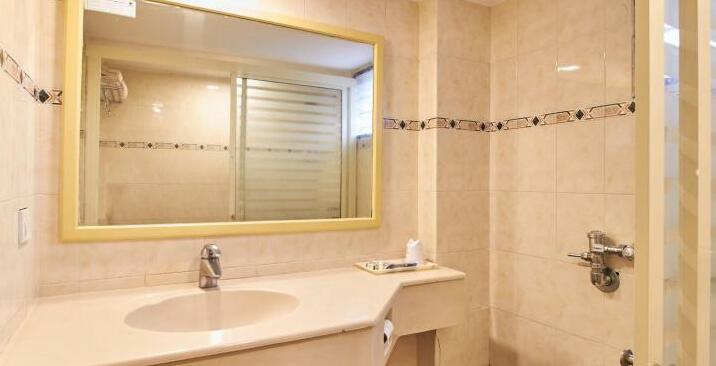 Hotel Maurya Residency - Photo5