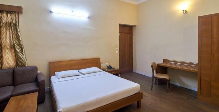 Hotel Sujatha Residency - Photo2