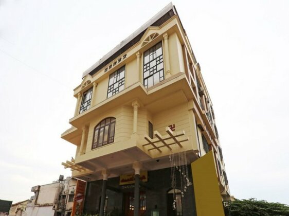 Hotel Vyshak International