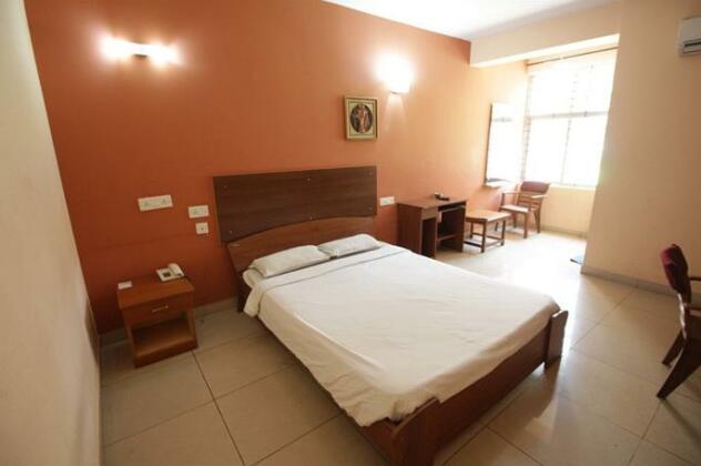 Mysore Mayflower Hotel - Photo4