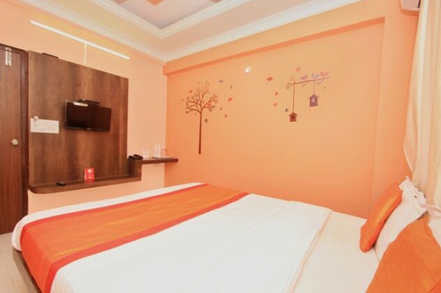 OYO 10656 Hotel Shravya Residency - Photo4