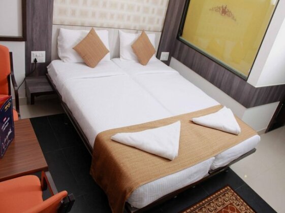 OYO 1711 Hotel Sepoy Grande - Photo5