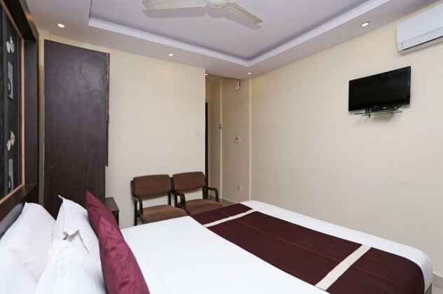 OYO 5586 Prakash Palace - Photo4