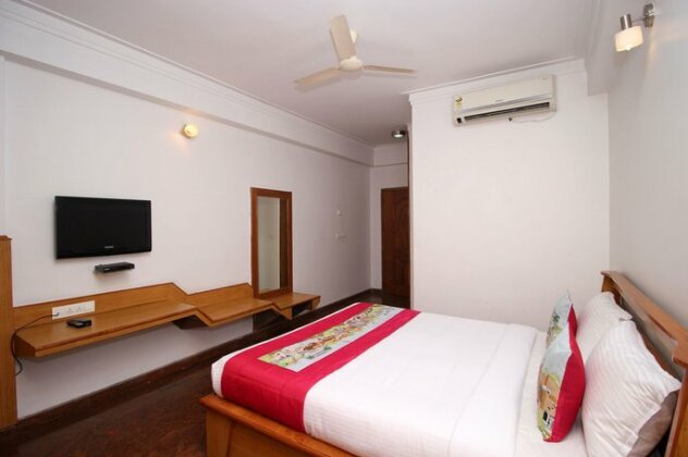 OYO 8646 Hotel Pioneer - Photo4