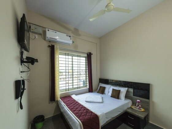 OYO 9544 Hotel Crown Residency - Photo2