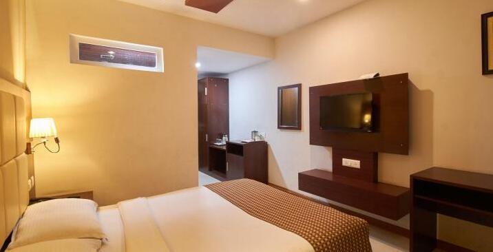 Rajmahal Inn - Photo3
