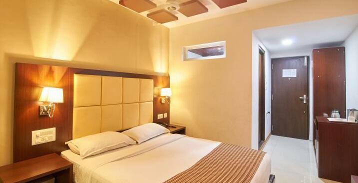 Rajmahal Inn - Photo4