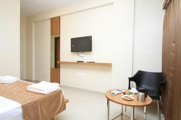Samasth Rooms And Suites - Photo3