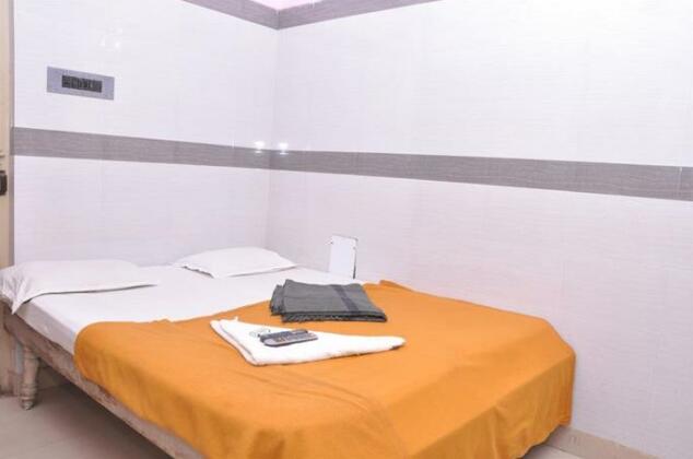 Shreyas Deluxe Lodge - Photo3