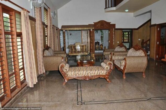 Suvarna Luxury Home Stay - Photo2