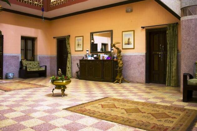 Hotel Bison Manor - Photo4