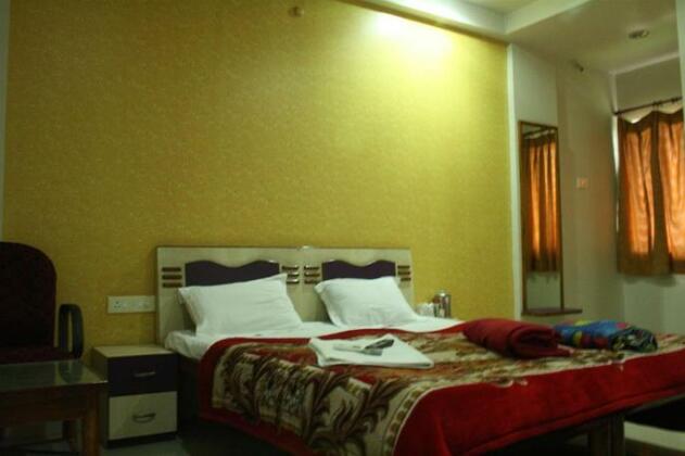 Hotel Gayatri Inn - Photo2