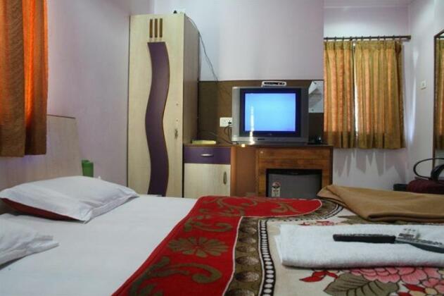Hotel Gayatri Inn - Photo4