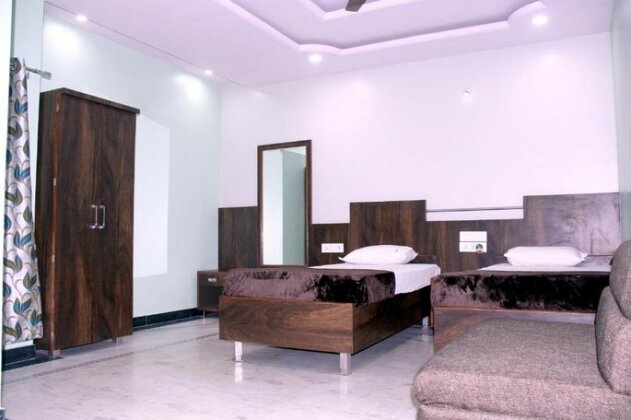 Hotel Gujrat - Photo4