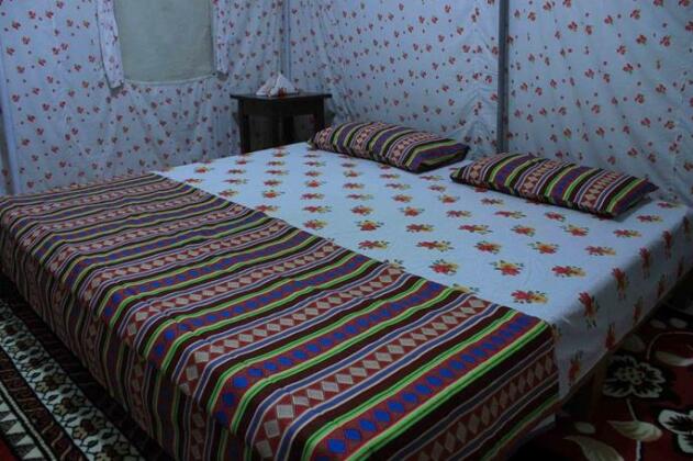Camp Sparrow - Photo3