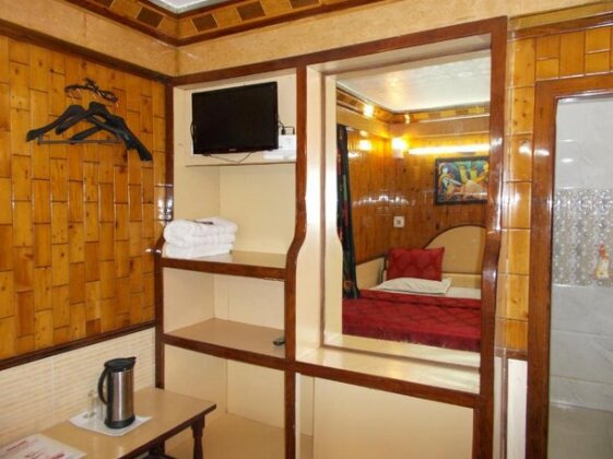 Comfortable Rooms Fitted With Modern Amenities - Photo3