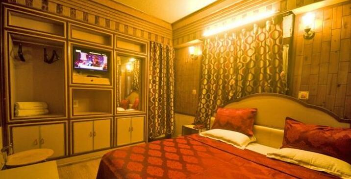 Hotel Maharaja Nainital - Photo2