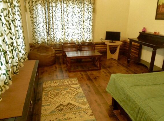 Stone Heights - Photo2