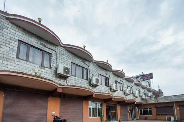 OYO 47040 Vibes Hotel - Photo4