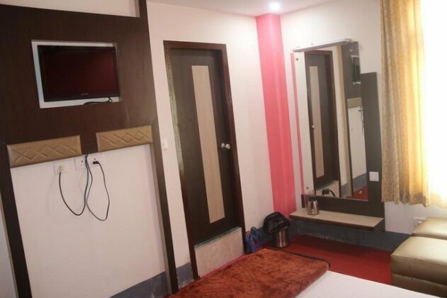 Hotel Flavours Inn - Photo5