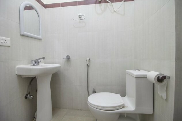 OYO 28084 Hotel Pangolin - Photo5