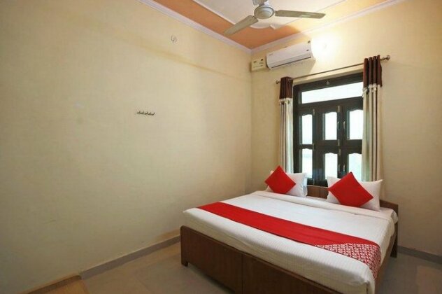 OYO 62761 Hotel Daksh - Photo2
