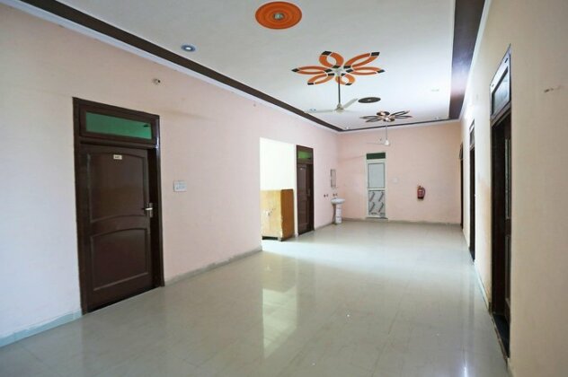 OYO 62761 Hotel Daksh - Photo4
