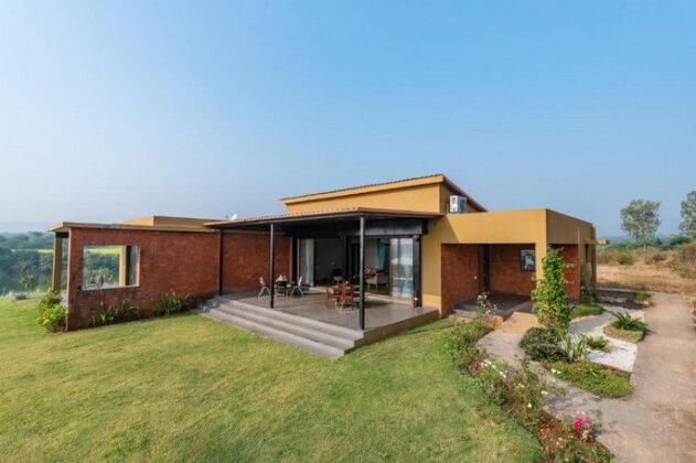 SaffronStays Rose by the Lake