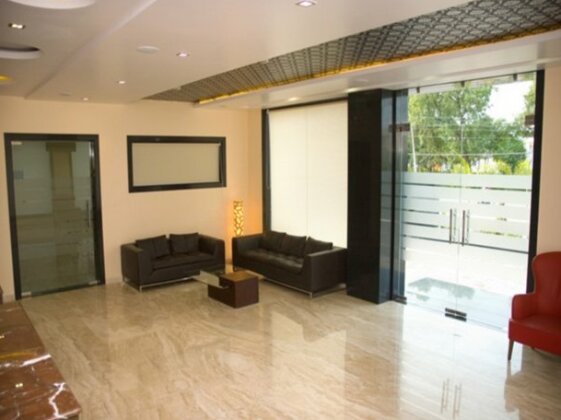 La Silver Leaf - Photo4