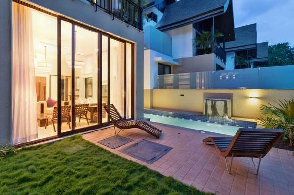 Luxurious 4 B/R Villa Bali with Jacuzzi - Photo3