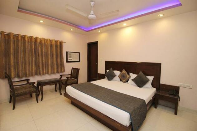 Amax Inn - Photo2