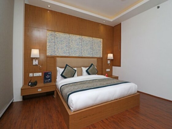 Capital O 10824 Hotel Star Suites