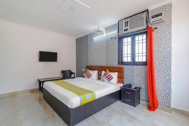 Commodious 1BR Stay in Dwarka - Photo2
