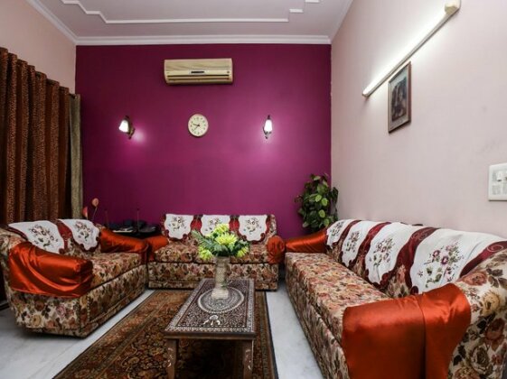 Cozy 1BR Stay in Greater Kailash Delhi - Photo2