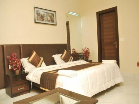 Hotel Aman Palace New Delhi - Photo2