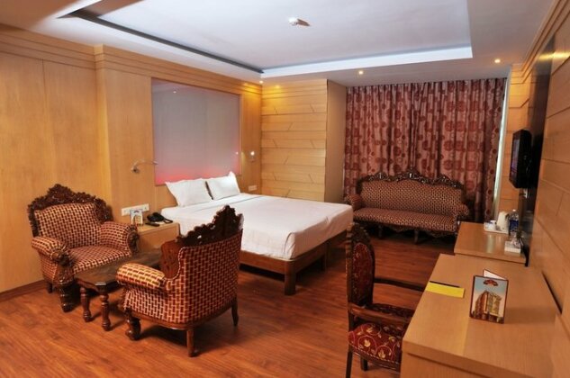 Hotel Emarald New Delhi - Photo2